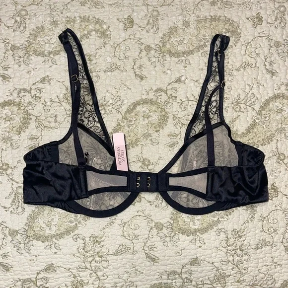 Victoria’s Secret Floral Plunge Bra